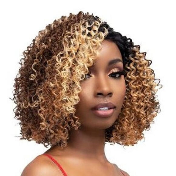 Janet Collection: Melt Edition HD Lace Wig: Teya (Color Available: 1) - Picture 4 of 14